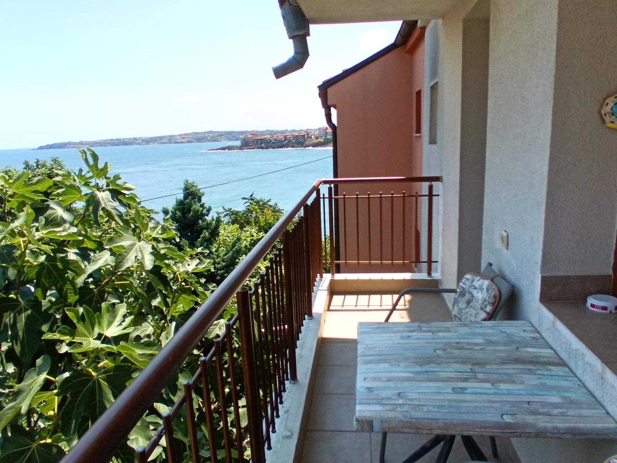 Farlalievi Guest House Sozopol Exterior photo